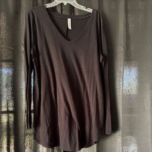 Zenana Outfitters Black Long Sleeve V-Neck Top